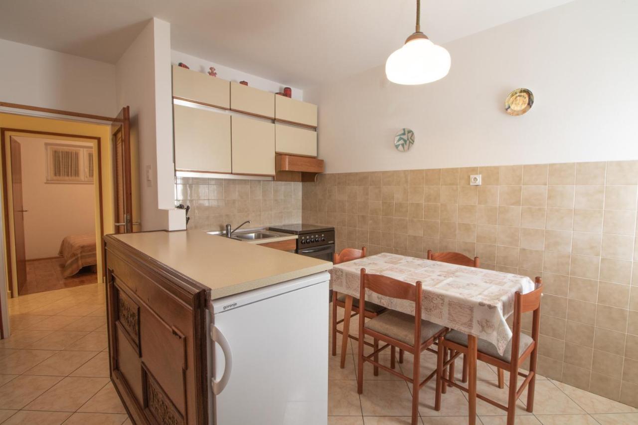 Apartment Mario With Terrace And Sea View Башка Экстерьер фото