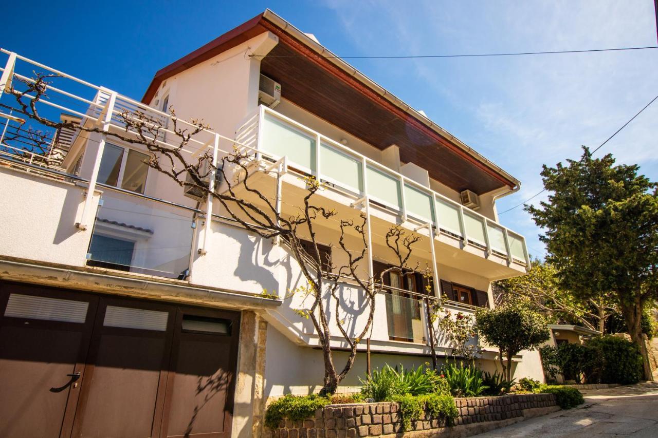 Apartment Mario With Terrace And Sea View Башка Экстерьер фото