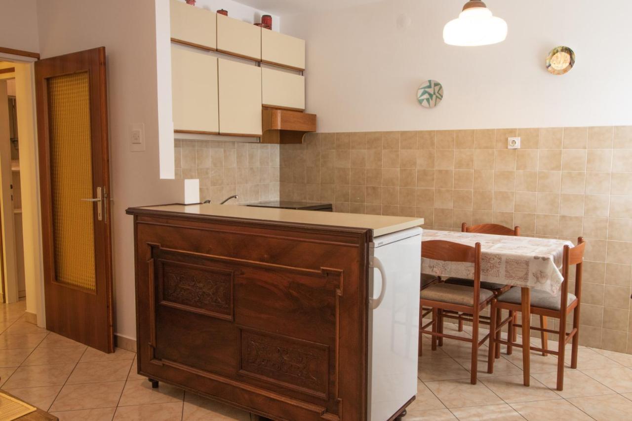 Apartment Mario With Terrace And Sea View Башка Экстерьер фото
